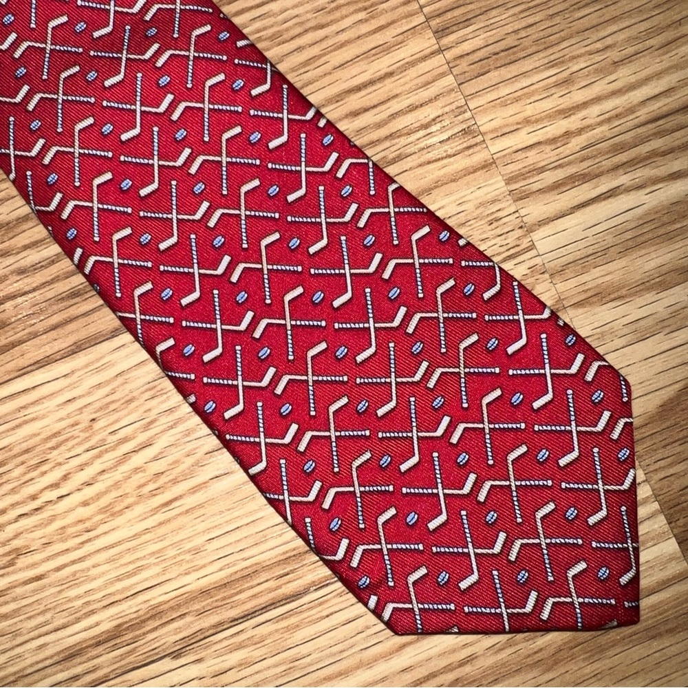 Vineyard Vines Red Hockey Stick Puck 100% Silk Neck Tie